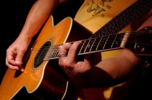 Học đàn Guitar tại nhà các quận tphcm