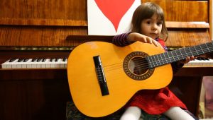 Liên hệ tìm Gia sư Guitar cho bé tại TP HCM