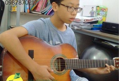 Nhận học đàn Guitar tại nhà