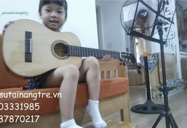 Cần giáo viên dạy đàn Guitar tại nhà