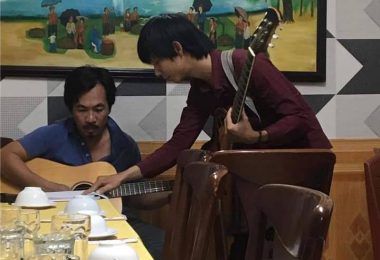 Giáo viên dạy đàn Guitar tại gia